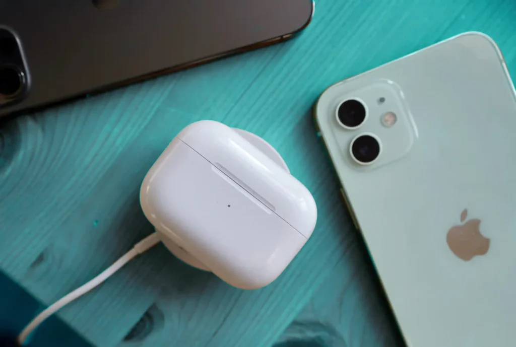Introduction to Apple Wireless Charging Case